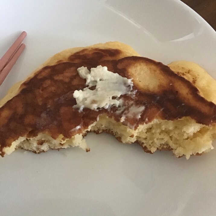 ホットケーキクリームチーズ載せ